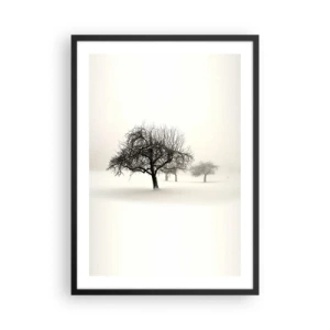 Poster in cornice nera - Paesaggio invernale con alberi solitari in un ambiente nebbioso - 50x70cm - Sogno invernale - Decorazione murale moderna per soggiorno e camera da letto ARTTOR