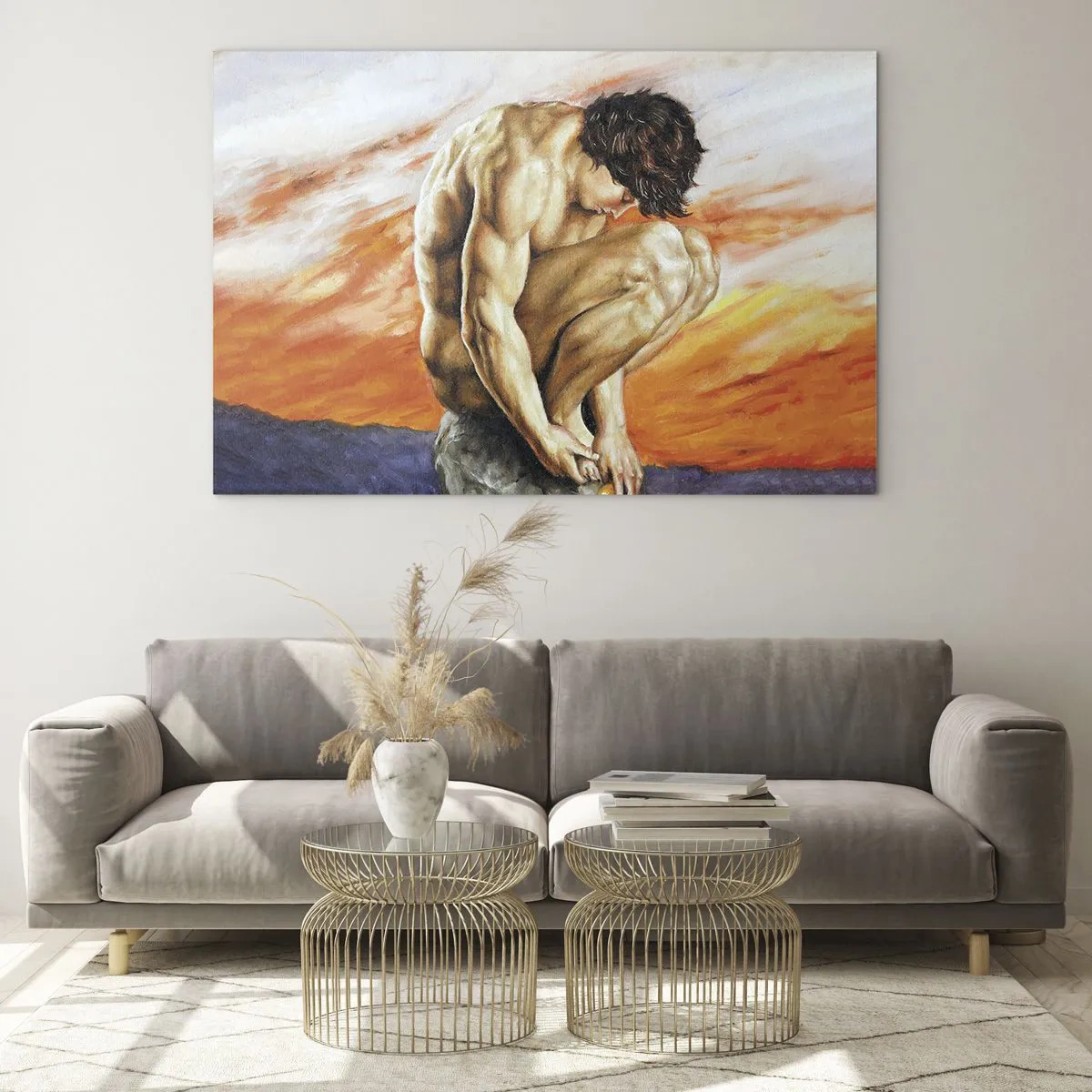 Quadro su vetro - Un corpo umano nudo contro un cielo di un arancione intenso. - 100x70cm - Immerso in se stesso - Decorazione murale moderna per soggiorno e camera da letto ARTTOR