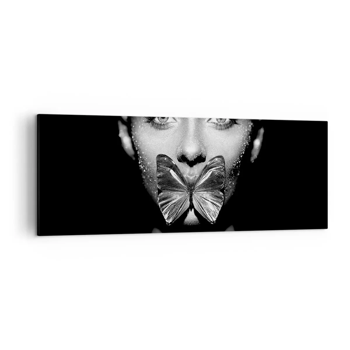 Quadro su tela - Stampe su Tela - Volto di donna in bianco e nero con una farfalla sulle labbra - 140x50cm - Il bacio delle farfalle - Decorazione murale moderna per soggiorno e camera da letto ARTTOR