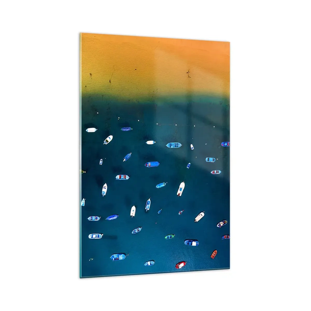 Quadro su vetro - Vista aerea di barche in acqua e di una spiaggia sabbiosa - 70x100cm - Il gioco delle vacanze - Decorazione murale moderna per soggiorno e camera da letto ARTTOR