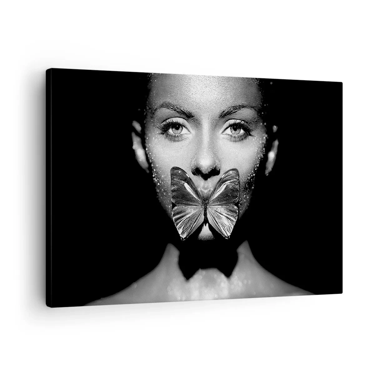 Quadro su tela - Stampe su Tela - Volto di donna in bianco e nero con una farfalla sulle labbra - 70x50cm - Il bacio delle farfalle - Decorazione murale moderna per soggiorno e camera da letto ARTTOR