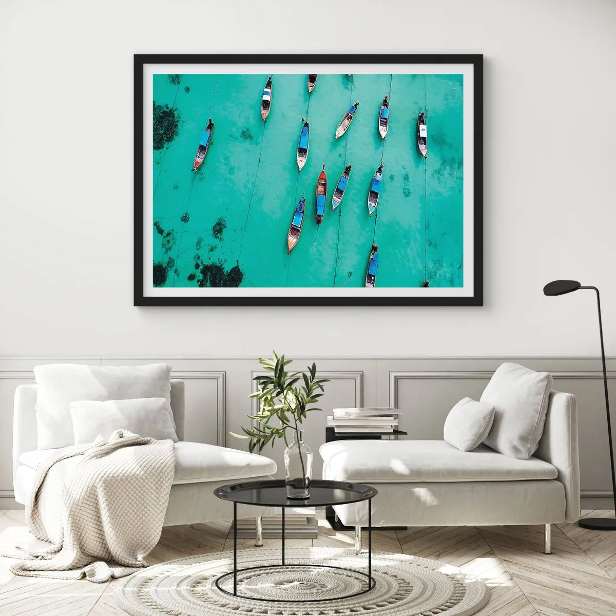 Poster in cornice nera - Una vista a volo d'uccello delle barche sull'acqua turchese - 70x50cm - In gioiosa attesa - Decorazione murale moderna per soggiorno e camera da letto ARTTOR