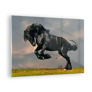 Quadro su vetro - Un cavallo scuro in un salto dinamico contro un cielo nuvoloso - 70x50cm - Libero e bello - Decorazione murale moderna per soggiorno e camera da letto ARTTOR