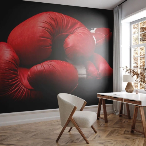 Fotomurali Premium Sand - Guantoni da boxe rossi su sfondo nero - 100x70cm - Dopo le emozioni del combattimento - Decorazione murale moderna per soggiorno e camera da letto ARTTOR