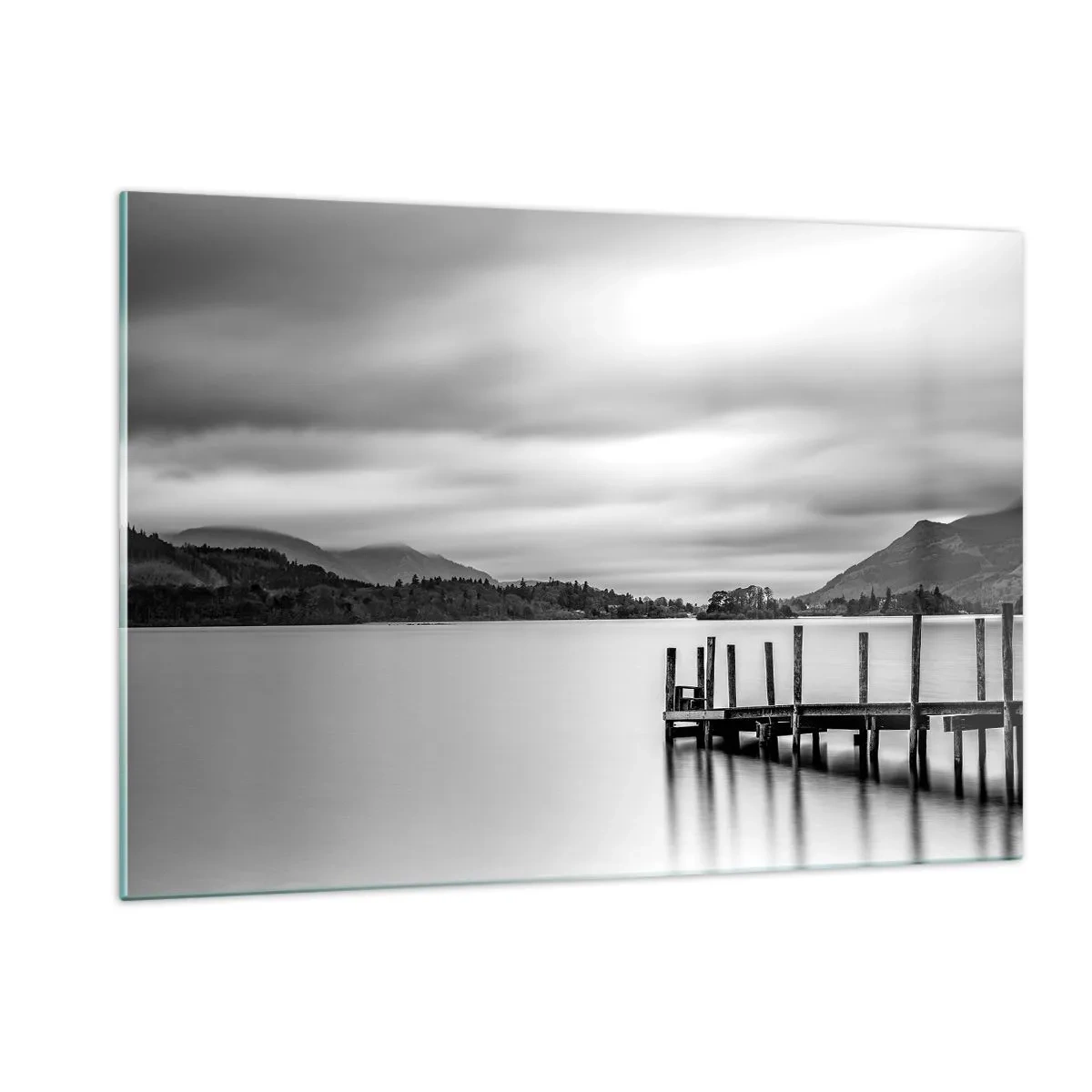 Quadro su vetro - Paesaggio in bianco e nero con un lago e un molo di legno - 120x80cm - Mitezza e forza - Decorazione murale moderna per soggiorno e camera da letto ARTTOR