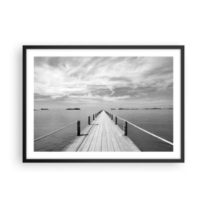 Poster in cornice nera - Un molo di legno che si estende in lontananza sopra un mare calmo - 70x50cm - Forse un viaggio... - Decorazione murale moderna per soggiorno e camera da letto ARTTOR