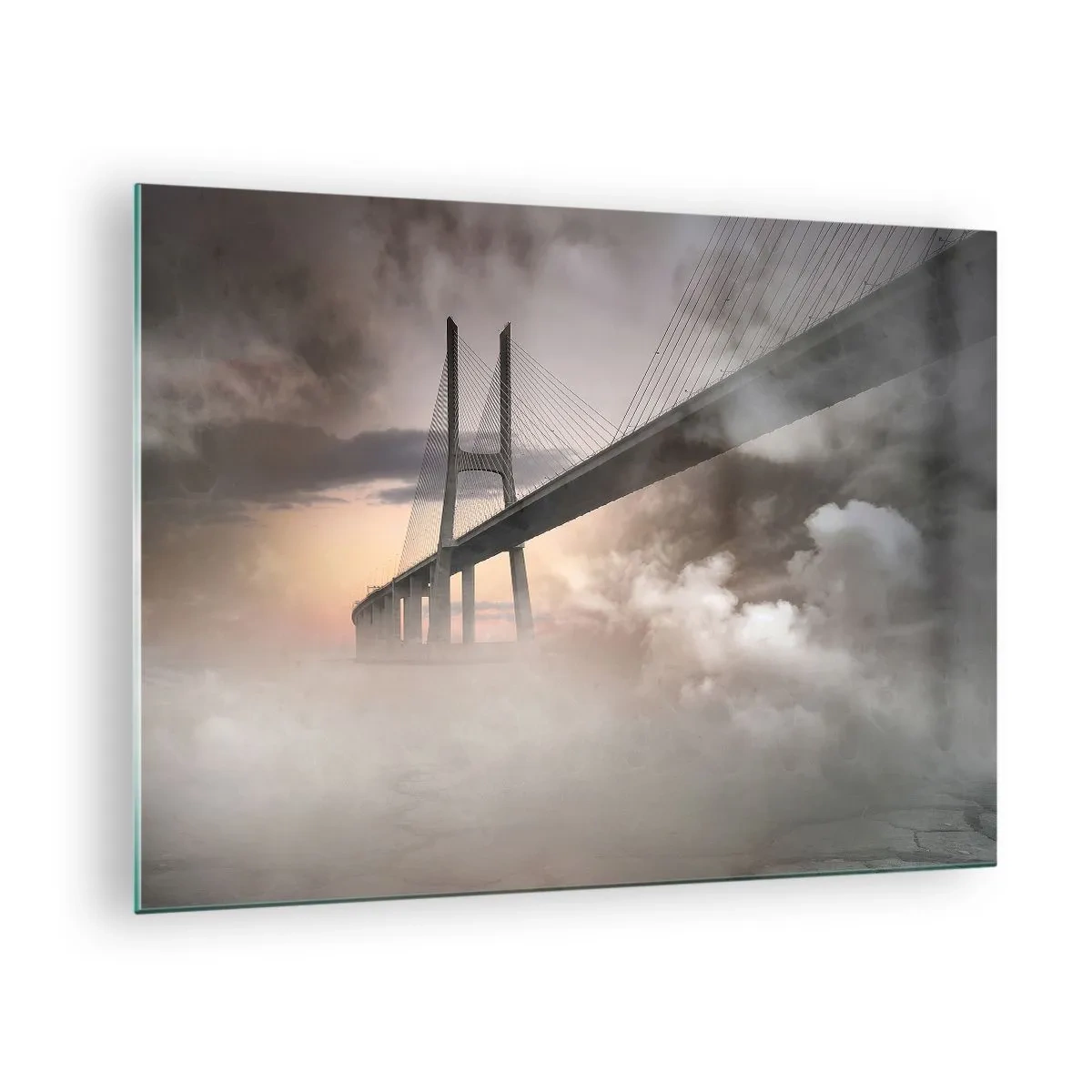 Quadro su vetro - Un ponte nella nebbia con un cielo spettacolare e una prospettiva di profondità - 70x50cm - Sul fiume che non c'è - Decorazione murale moderna per soggiorno e camera da letto ARTTOR