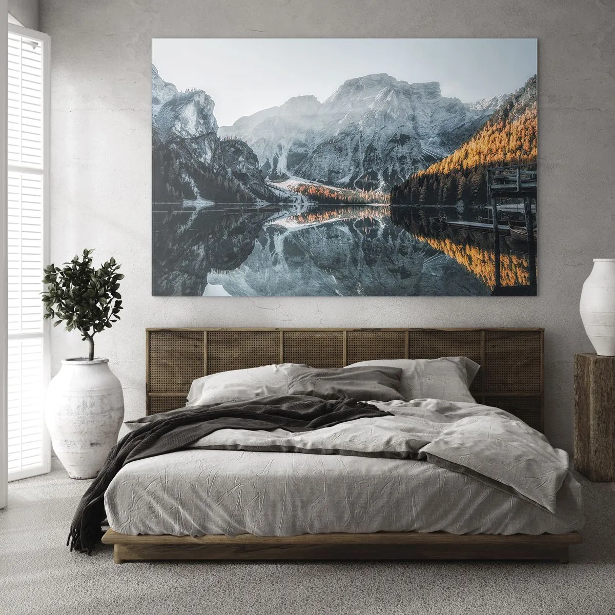 Quadro su vetro - Un paesaggio montano riflesso nella calma superficie del lago - 70x50cm - Paesaggio allo specchio - Decorazione murale moderna per soggiorno e camera da letto ARTTOR