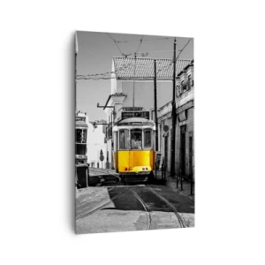 Quadro su tela - Stampe su Tela - Un tram giallo per le strade di Lisbona in un ambiente monocromatico - 80x120cm - Lo spirito di Lisbona - Decorazione murale moderna per soggiorno e camera da letto ARTTOR