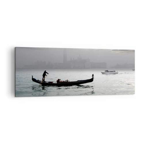 Quadro su tela - Stampe su Tela - Una gondola scivola sulle acque di Venezia in una mattina nebbiosa, sovrastando la città. - 140x50cm - Città magica di acqua e nebbia - Decorazione murale moderna per soggiorno e camera da letto ARTTOR