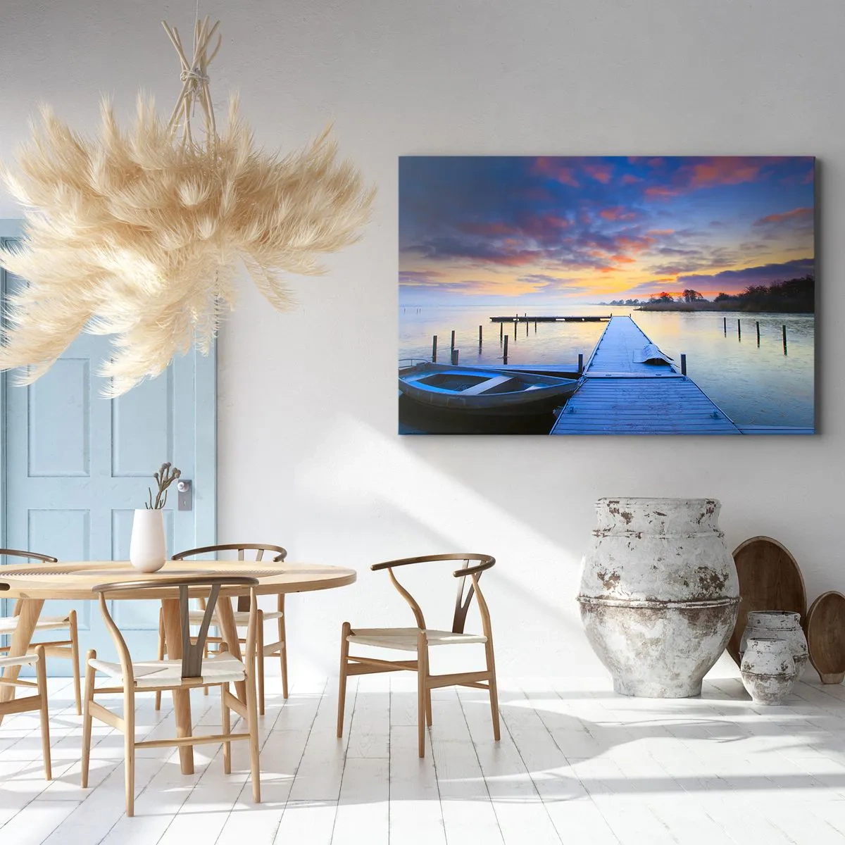 Quadro su tela - Stampe su Tela - Un molo sul lago al tramonto con una barca sulla riva - 120x80cm - Tranquillità violacea e dorata - Decorazione murale moderna per soggiorno e camera da letto ARTTOR