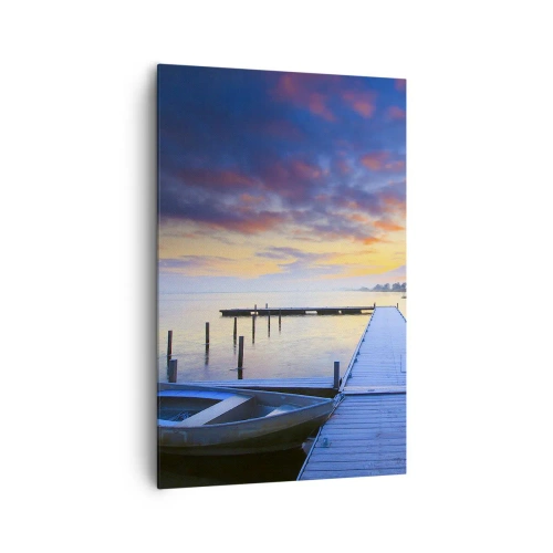 Quadro su tela - Stampe su Tela - Un molo sul lago al tramonto con una barca sulla riva - 80x120cm - Tranquillità violacea e dorata - Decorazione murale moderna per soggiorno e camera da letto ARTTOR