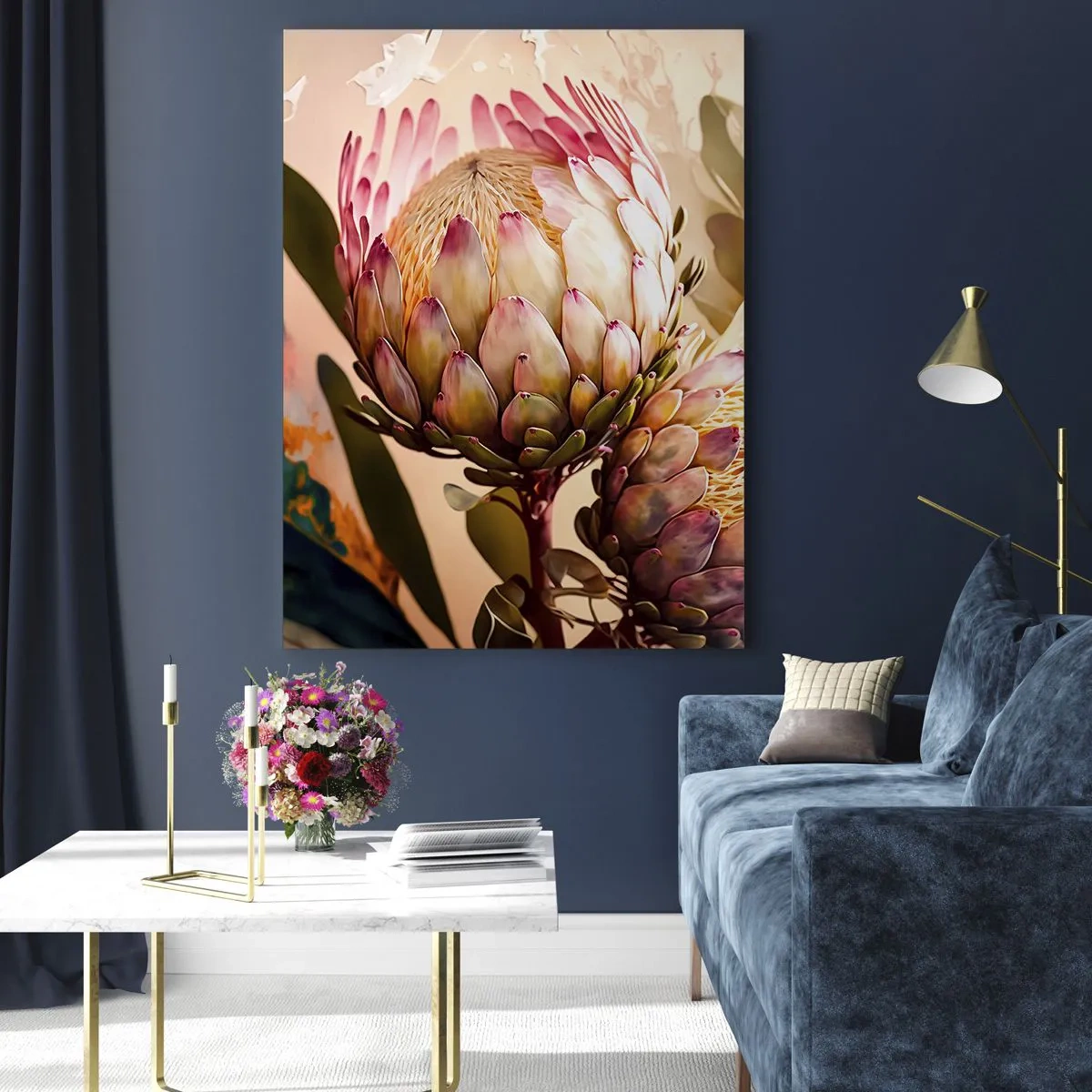 Quadro su vetro - Fiori di protea in toni caldi e luce soffusa - 50x70cm - Tenero abbraccio - Decorazione murale moderna per soggiorno e camera da letto ARTTOR