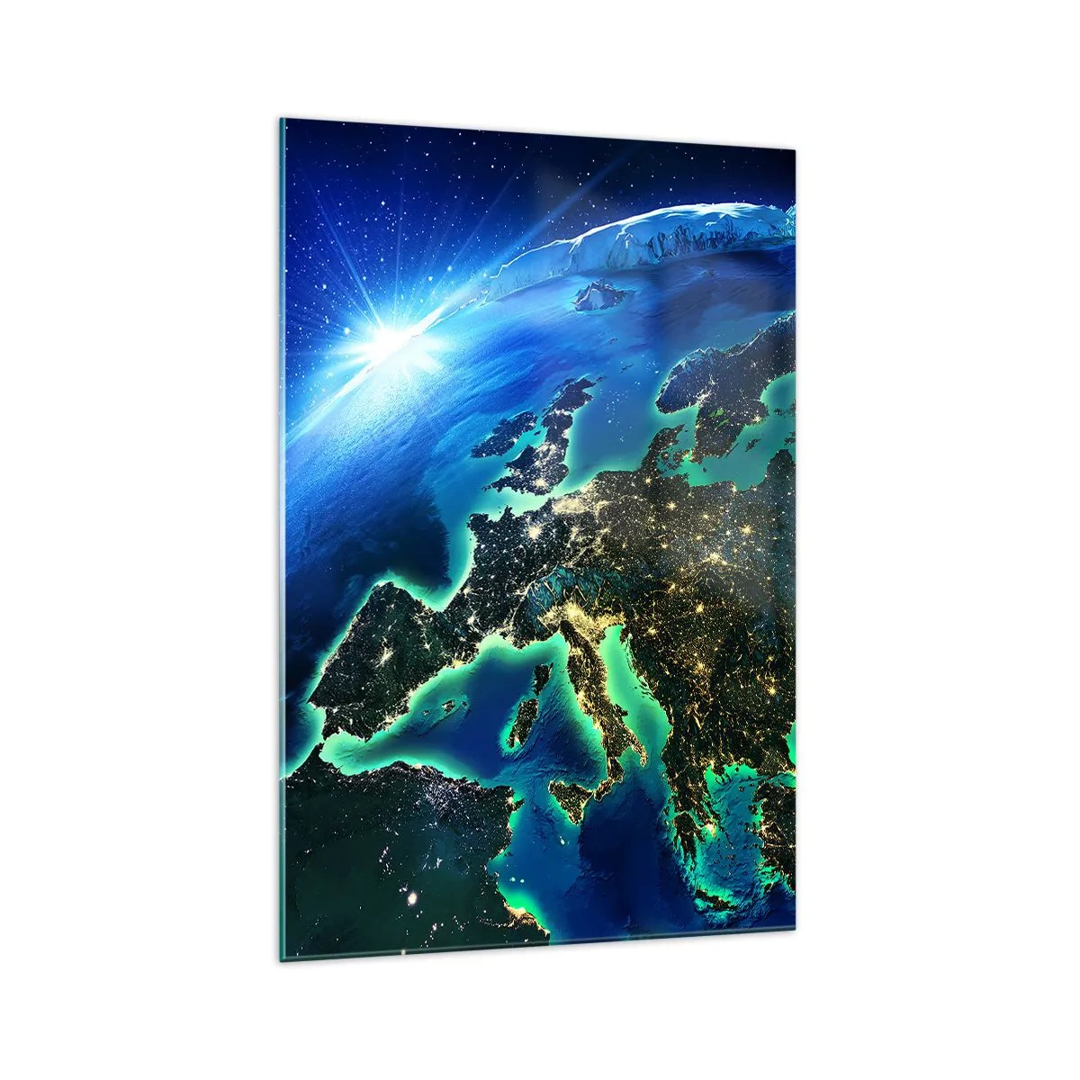 Quadro su vetro - Una vista di Europa dallo spazio, alla luce del sole nascente. - 70x100cm - L'Europa scintillante - Decorazione murale moderna per soggiorno e camera da letto ARTTOR