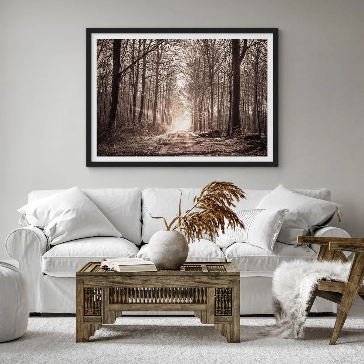 Poster in cornice nera - Un sentiero nel bosco tra alberi color seppia - 70x50cm - La cattedrale del bosco - Decorazione murale moderna per soggiorno e camera da letto ARTTOR