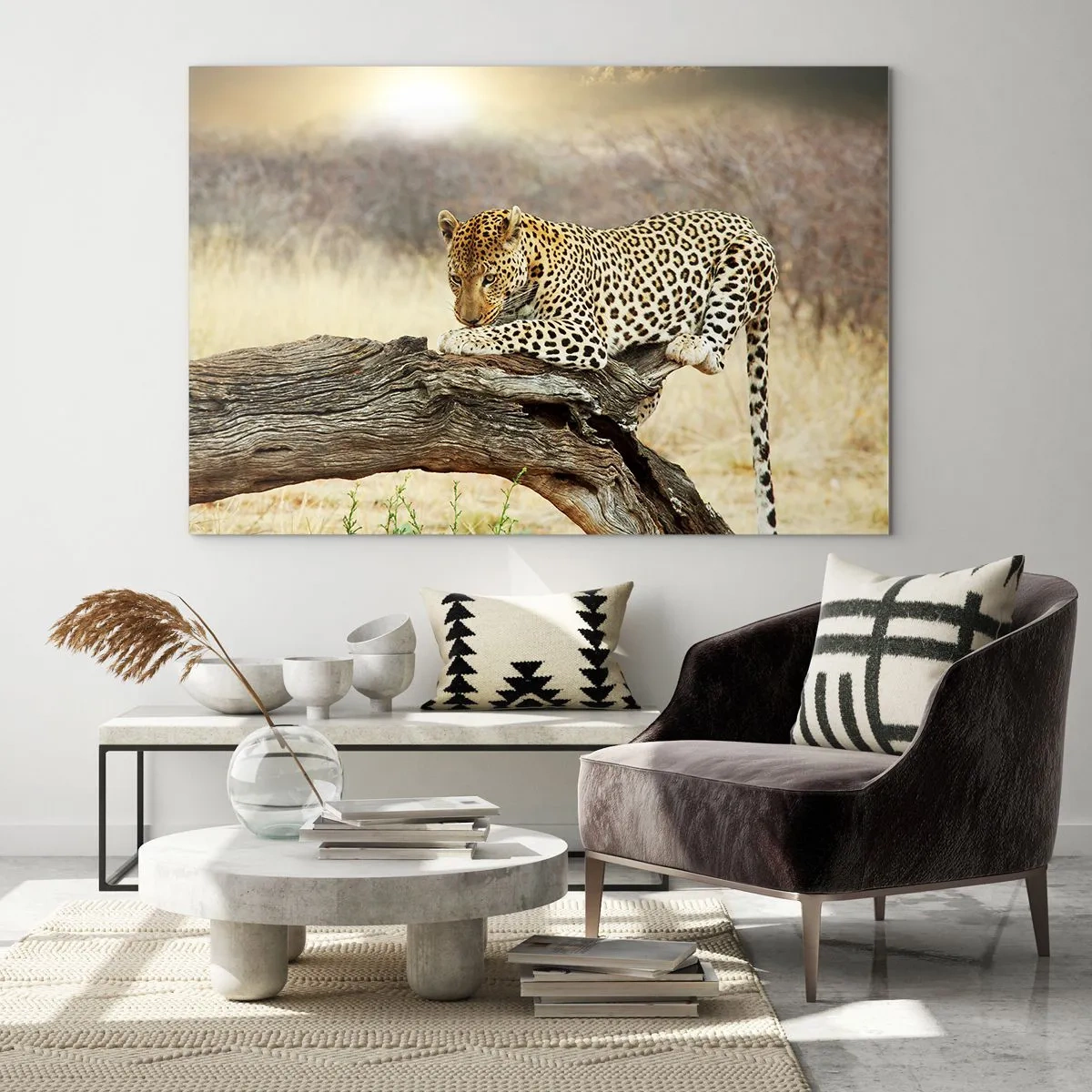 Quadro su vetro - Un leopardo che riposa su un ramo di legno - 70x50cm - Vado per la mia strada - Decorazione murale moderna per soggiorno e camera da letto ARTTOR