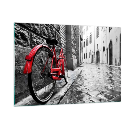 Quadro su vetro - Una bicicletta rossa su una strada acciottolata con sfondo monocromo. - 120x80cm - La vera bellezza non invecchia - Decorazione murale moderna per soggiorno e camera da letto ARTTOR