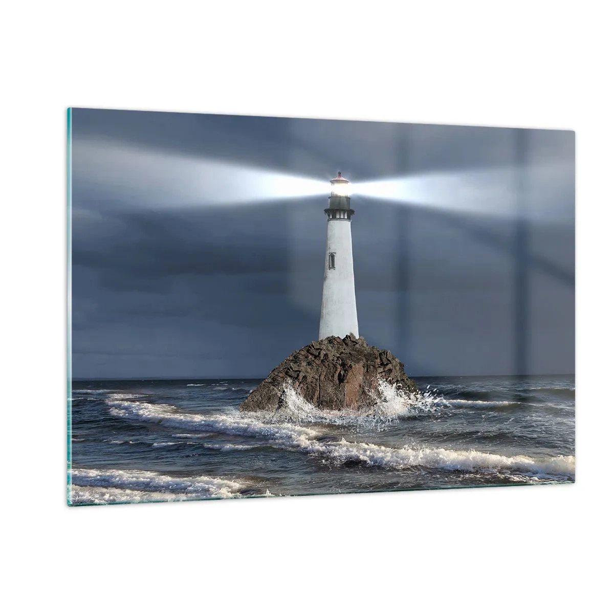 Quadro su vetro - Un faro su una roccia in mezzo alle onde agitate di notte - 120x80cm - Qui...qui... qui! - Decorazione murale moderna per soggiorno e camera da letto ARTTOR