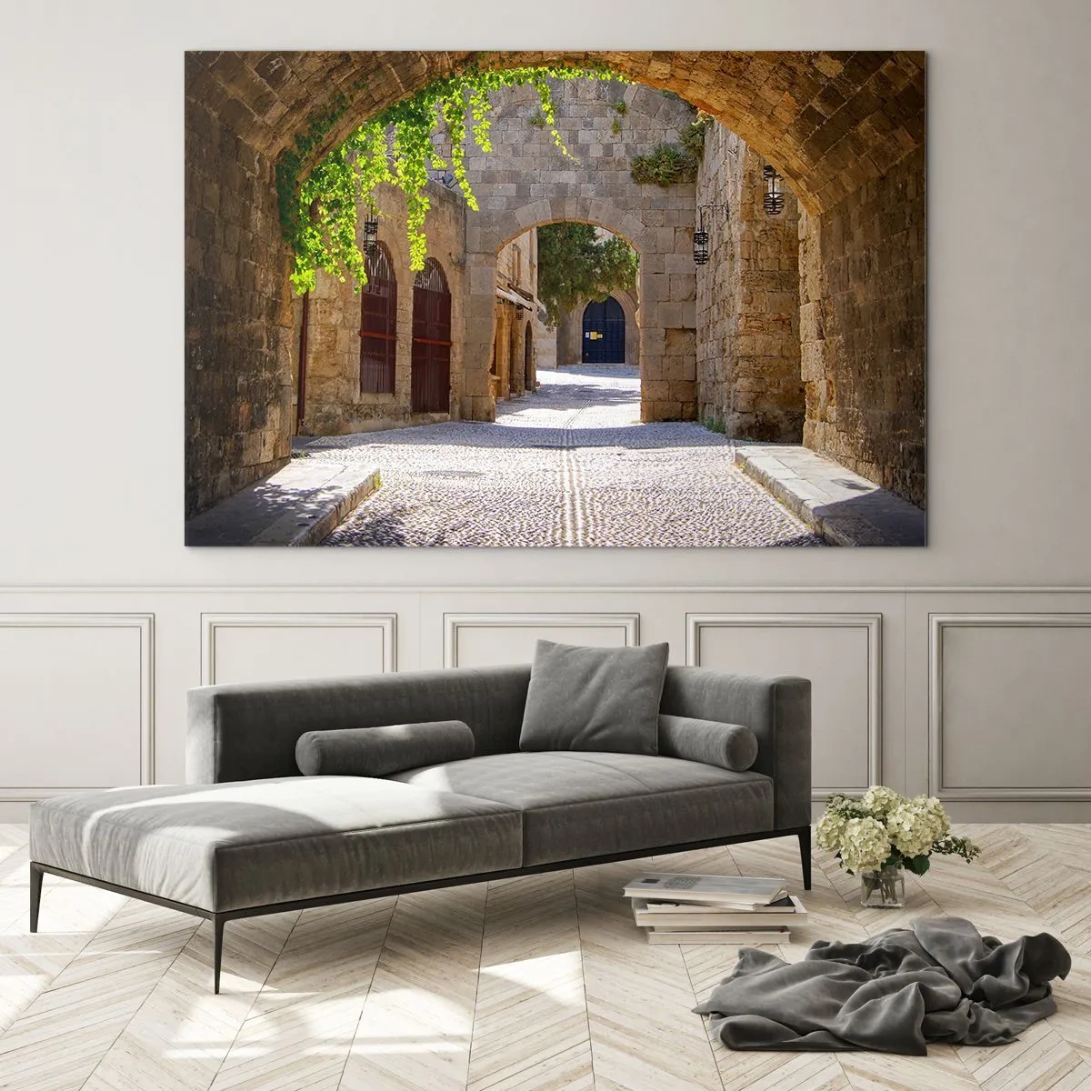 Quadro su vetro - Una strada di pietra con archi e viti alla luce del sole - 70x50cm - Adesso passerà il corteo - Decorazione murale moderna per soggiorno e camera da letto ARTTOR