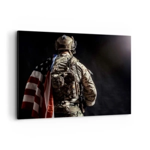 Quadro su tela - Stampe su Tela - Un soldato in uniforme con una bandiera su uno sfondo scuro - 100x70cm - Proprio per questo - Decorazione murale moderna per soggiorno e camera da letto ARTTOR