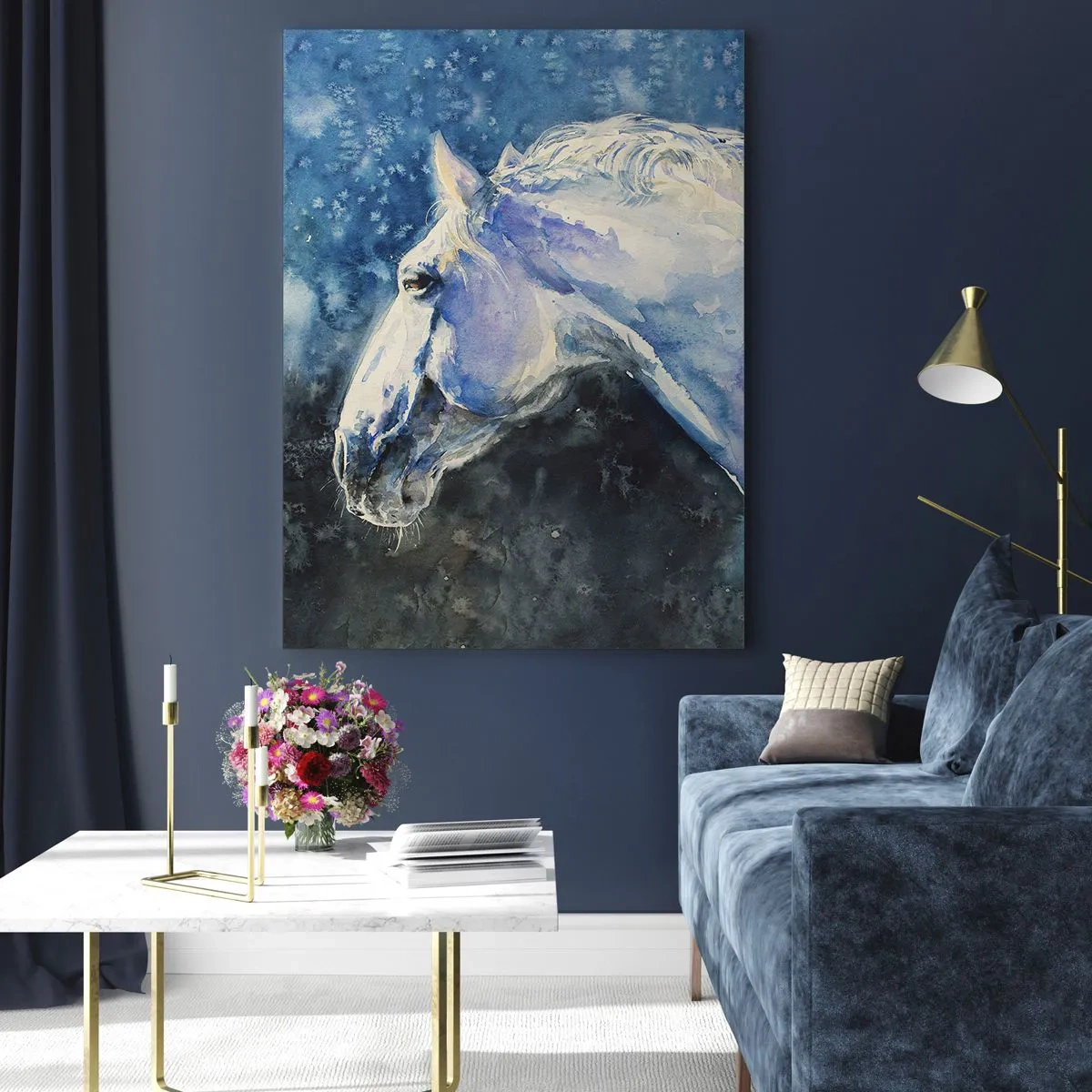 Quadro su vetro - Ritratto di un cavallo nei toni del blu con effetto acquerello pittorico. - 80x120cm - Ritratto in luce blu - Decorazione murale moderna per soggiorno e camera da letto ARTTOR