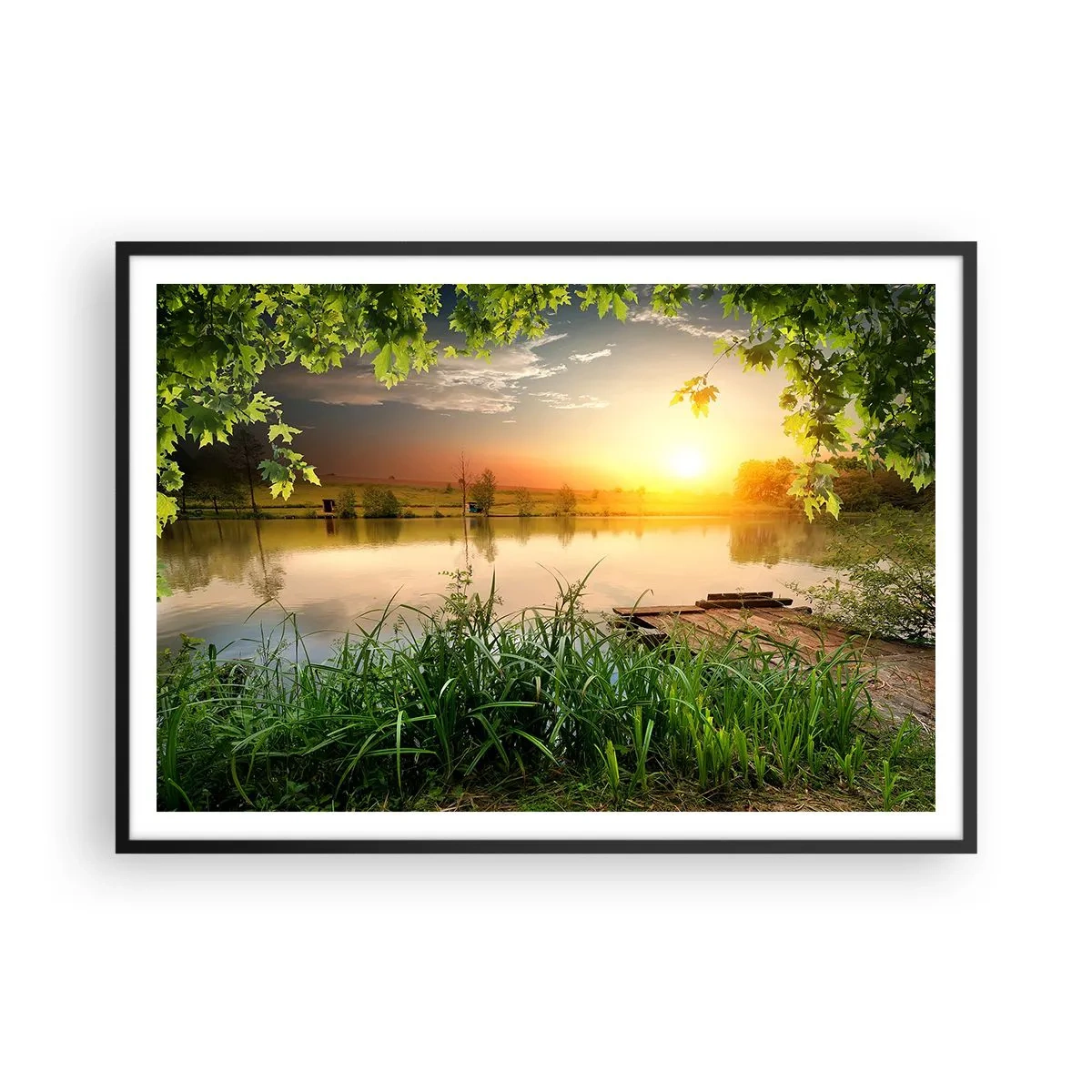 Poster in cornice nera - Paesaggio verde con un lago al tramonto - 100x70cm - Paesaggio incorniciato di verde - Decorazione murale moderna per soggiorno e camera da letto ARTTOR