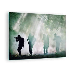 Quadro su vetro - Un gruppo di soldati in fumo, che camminano nella foresta, in piena allerta - 70x50cm - Uno per tutti… - Decorazione murale moderna per soggiorno e camera da letto ARTTOR