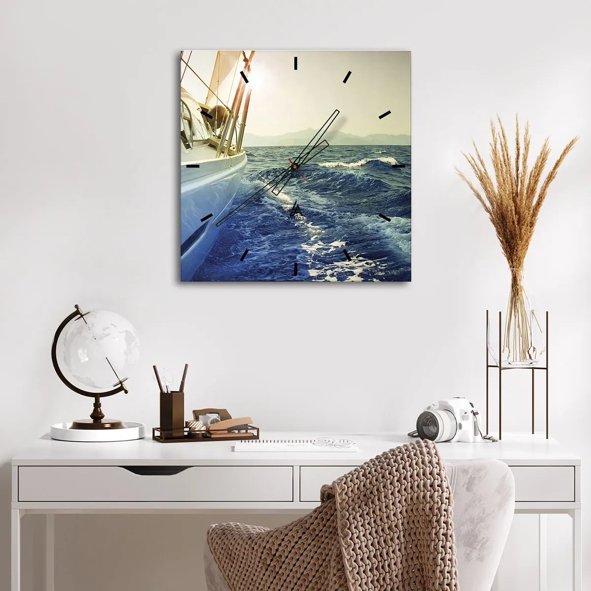 Orologio da parete - Orologio in Vetro - Uno yacht in mare aperto con vista sulle onde - 30x30cm - Verso l'avventura - Decorazione murale moderna per soggiorno e camera da letto ARTTOR