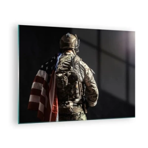 Quadro su vetro - Un soldato con una bandiera americana su uno sfondo scuro - 70x50cm - Proprio per questo - Decorazione murale moderna per soggiorno e camera da letto ARTTOR