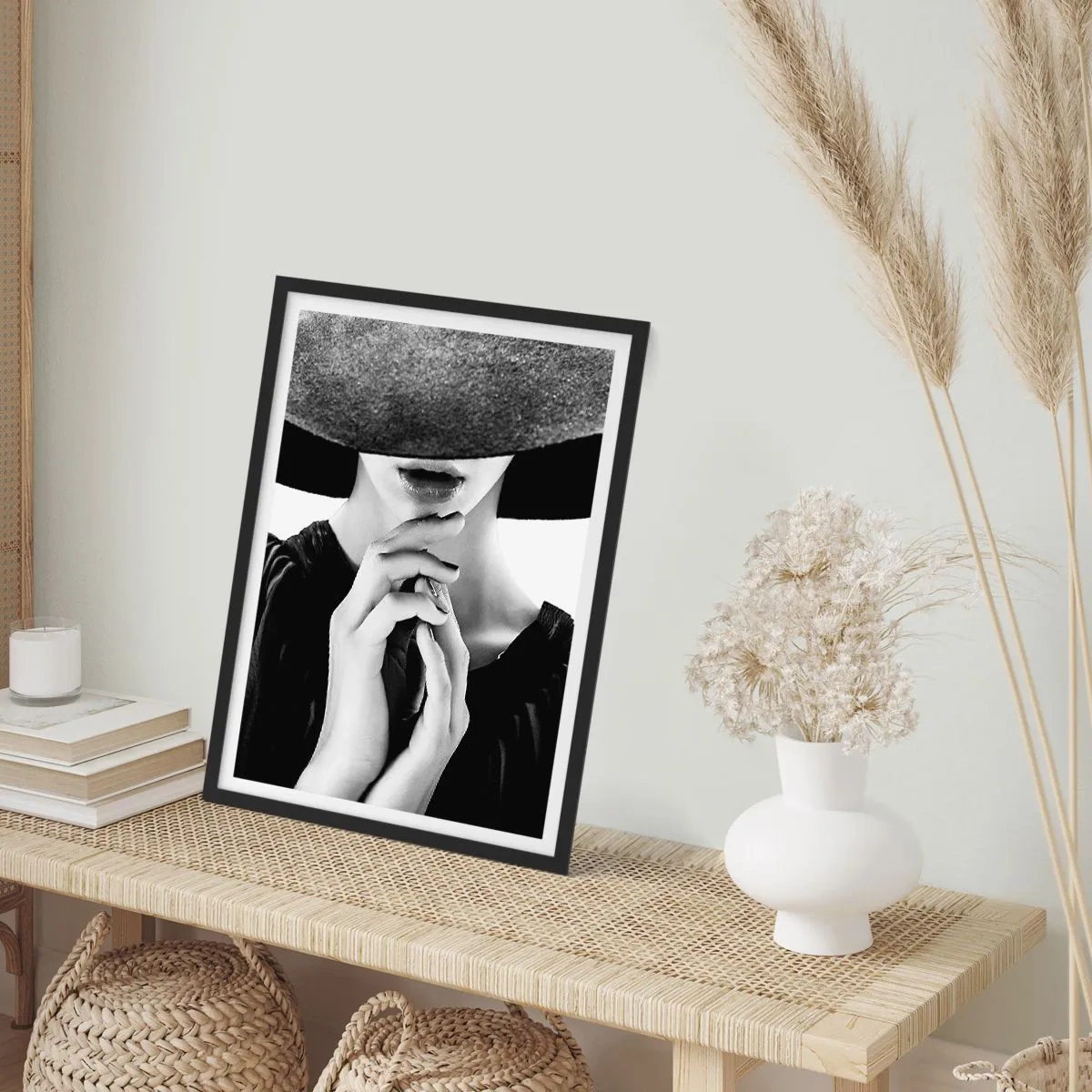 Poster in cornice nera - Bellezza celata - 61x91 cm