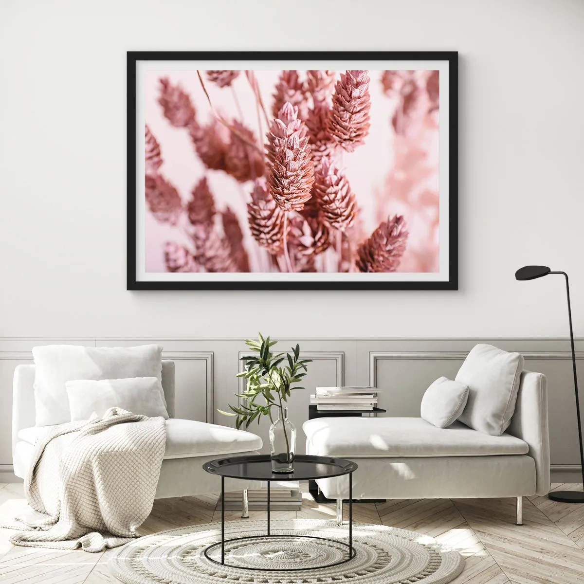 Poster in cornice nera - Un primo piano delle delicate spighe rosa delle erbe ornamentali - 100x70cm - A prima vista poco appariscenti - Decorazione murale moderna per soggiorno e camera da letto ARTTOR