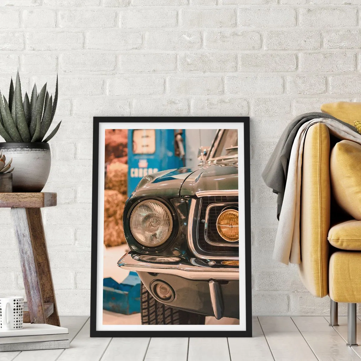 Poster in cornice nera - Primo piano del faro di un'auto retrò classica - 50x70cm - Incontro con la leggenda - Decorazione murale moderna per soggiorno e camera da letto ARTTOR