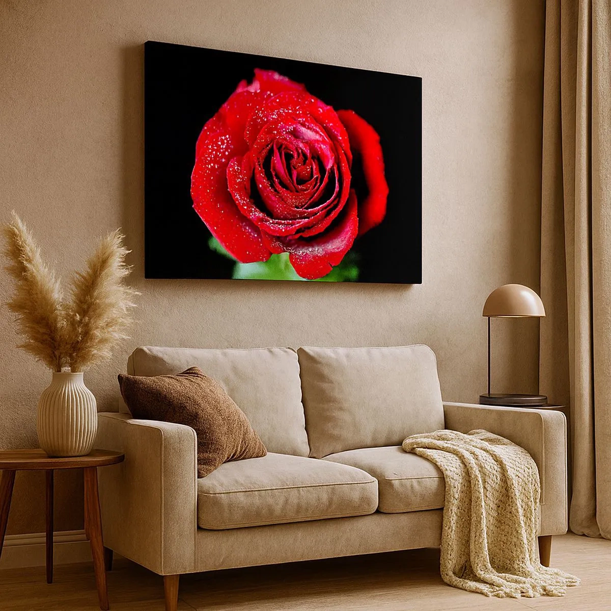 Quadro su tela - Stampe su Tela - Una rosa rossa ricoperta di gocce di rugiada su uno sfondo nero. - 70x50cm - Ecco l'amore - Decorazione murale moderna per soggiorno e camera da letto ARTTOR
