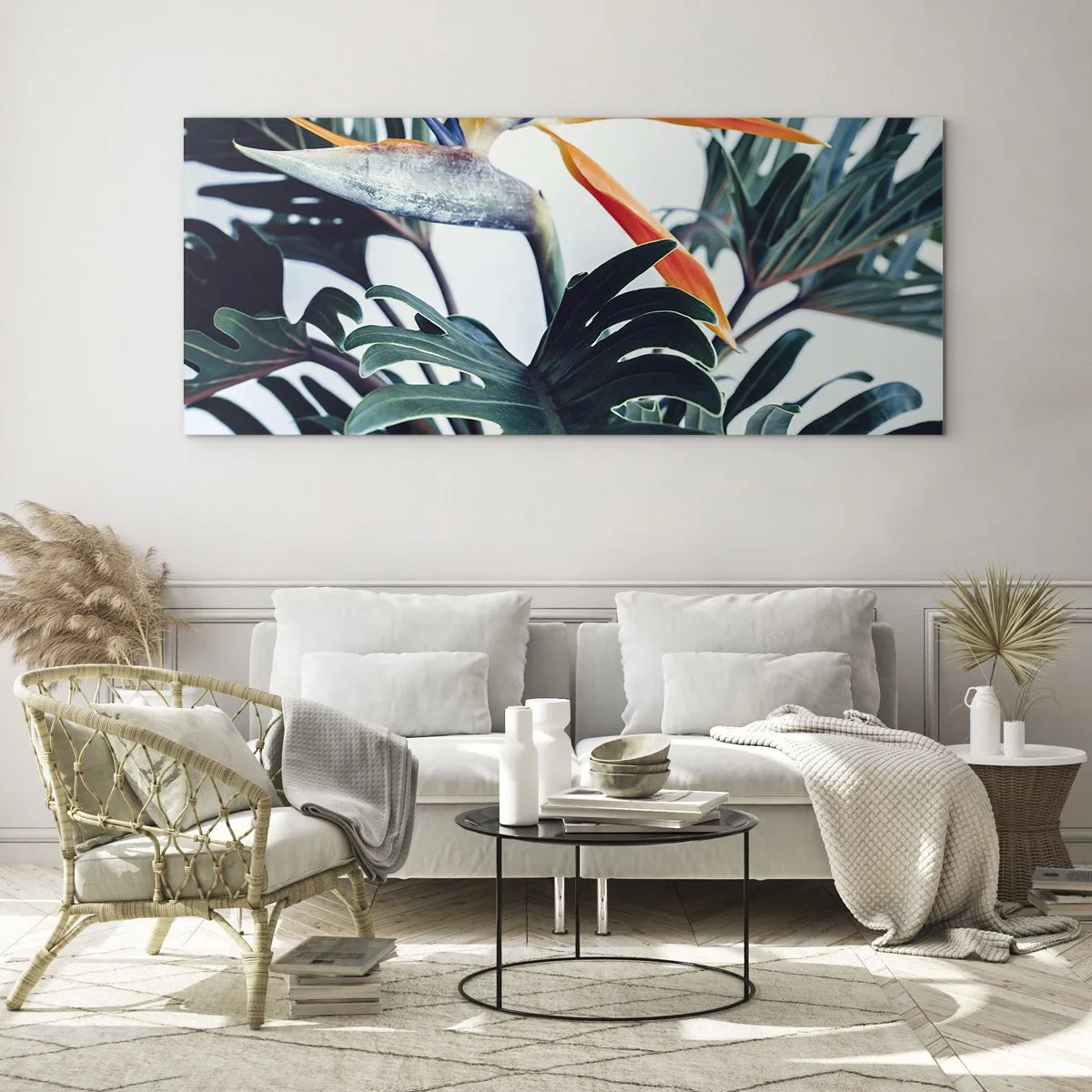 Quadro su vetro - Fiore di Strelitzia circondato da foglie in piena luce - 120x50cm - Pianta uccello - Decorazione murale moderna per soggiorno e camera da letto ARTTOR
