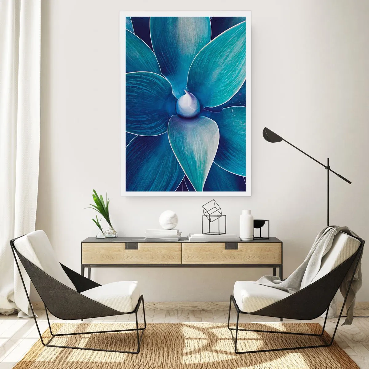 Poster - Particolare di un grande fiore nei toni del blu - 50x70cm - Imbluito dal sole - Decorazione murale moderna per soggiorno e camera da letto ARTTOR