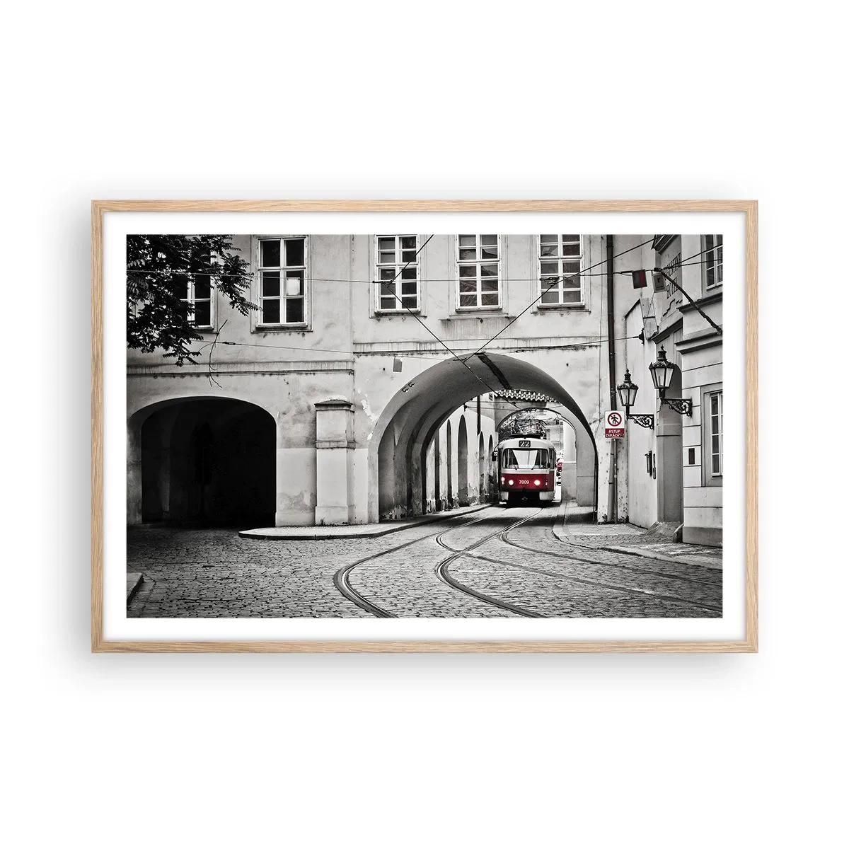 Poster in cornice rovere chiaro - Attraverso il labirinto cittadino - 91x61 cm