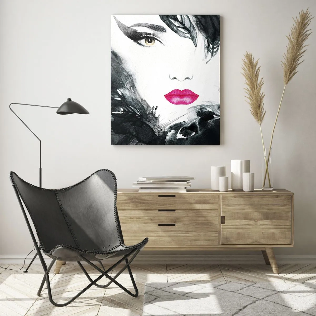 Quadro su vetro - Ritratto di una donna con labbra rosa e accenti neri - 50x70cm - Attenzione! Femme fatale - Decorazione murale moderna per soggiorno e camera da letto ARTTOR