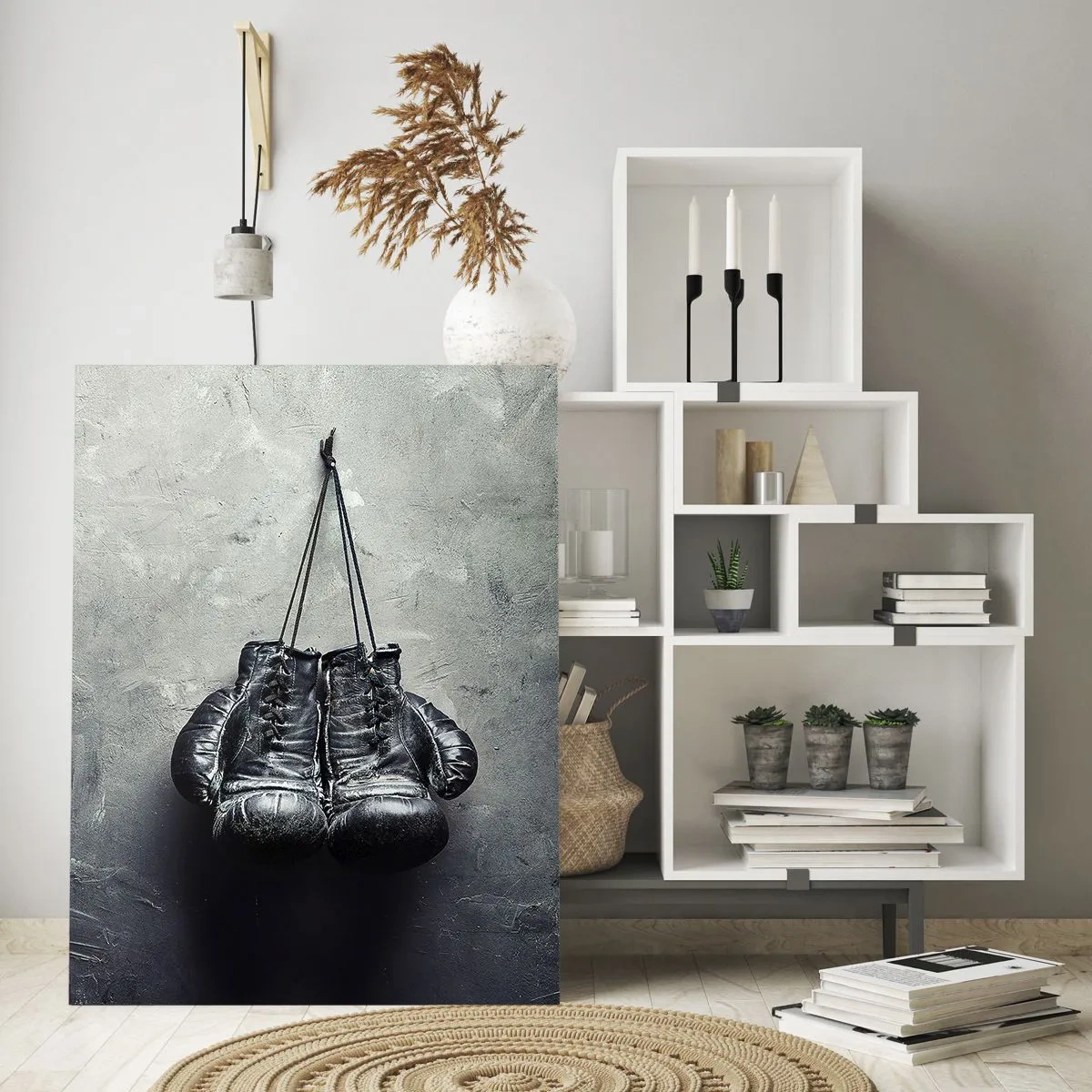 Quadro su vetro - Guantoni da boxe neri appesi al muro - 50x70cm - Tempo di lotte e tempo di pace - Decorazione murale moderna per soggiorno e camera da letto ARTTOR