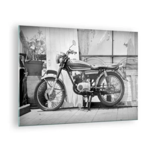 Quadro su vetro - Una motocicletta in stile retrò appoggiata a un muro di legno - 70x50cm - La classicità sopra a tutto - Decorazione murale moderna per soggiorno e camera da letto ARTTOR