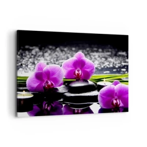 Quadro su tela - Stampe su Tela - Orchidee viola su uno sfondo di pietre e candele in un ambiente rilassante - 120x80cm - Annegare nel silenzio e nella pace - Decorazione murale moderna per soggiorno e camera da letto ARTTOR