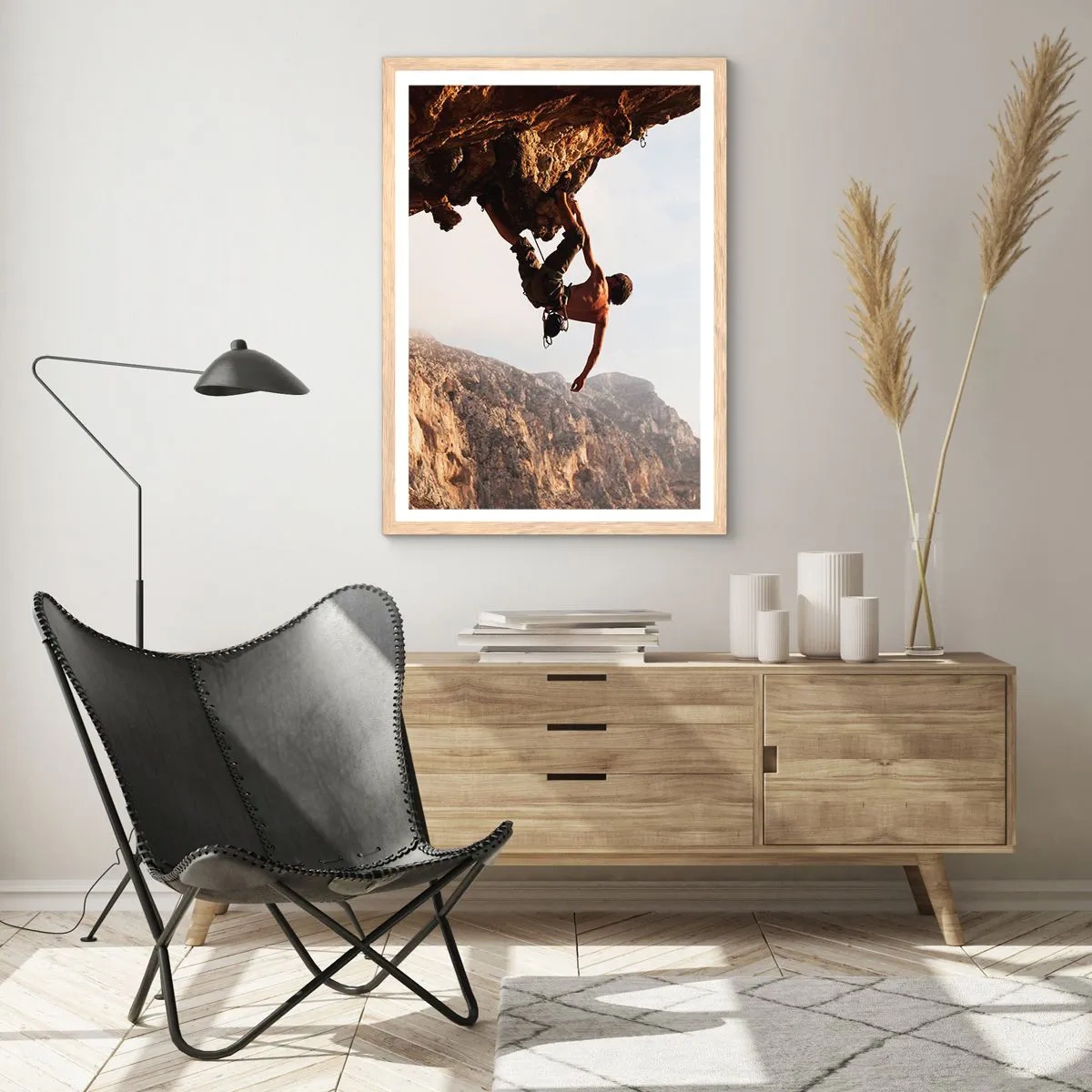 Poster in cornice rovere chiaro - Il mondo ristretto in una mano sul bordo del masso - 30x40 cm