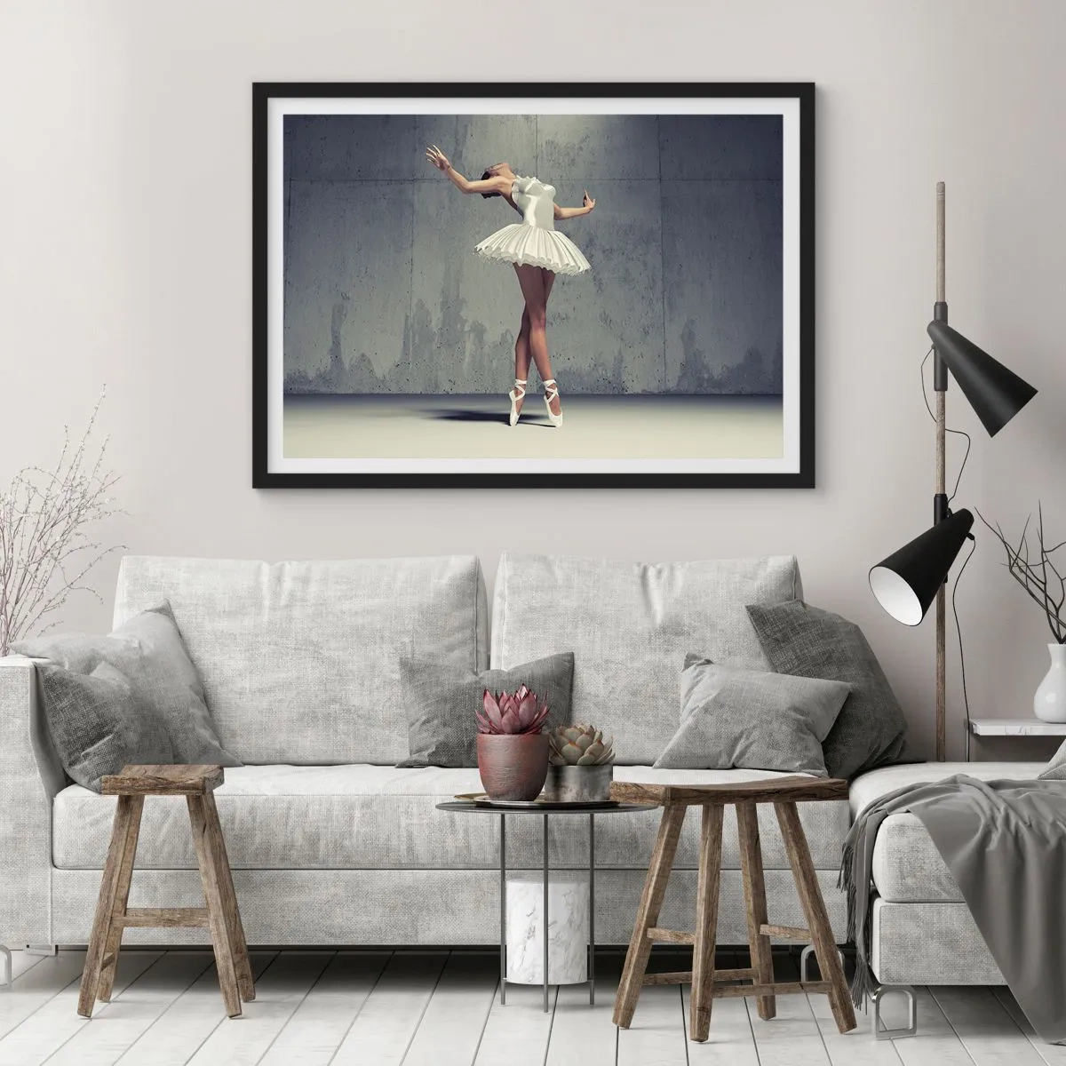 Poster in cornice nera - Una ballerina in abito bianco contro un muro grezzo. - 70x50cm - Leggero come un uccello - Decorazione murale moderna per soggiorno e camera da letto ARTTOR