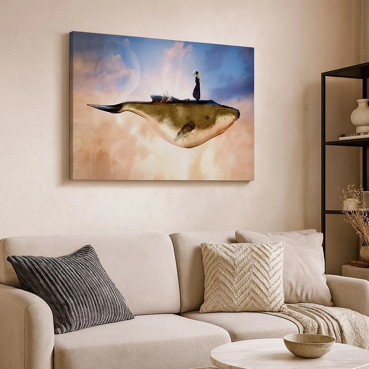 Quadro su tela - Stampe su Tela - Una scena fantastica di una donna su una balena tra le nuvole - 70x50cm - Viaggio surreale - Decorazione murale moderna per soggiorno e camera da letto ARTTOR