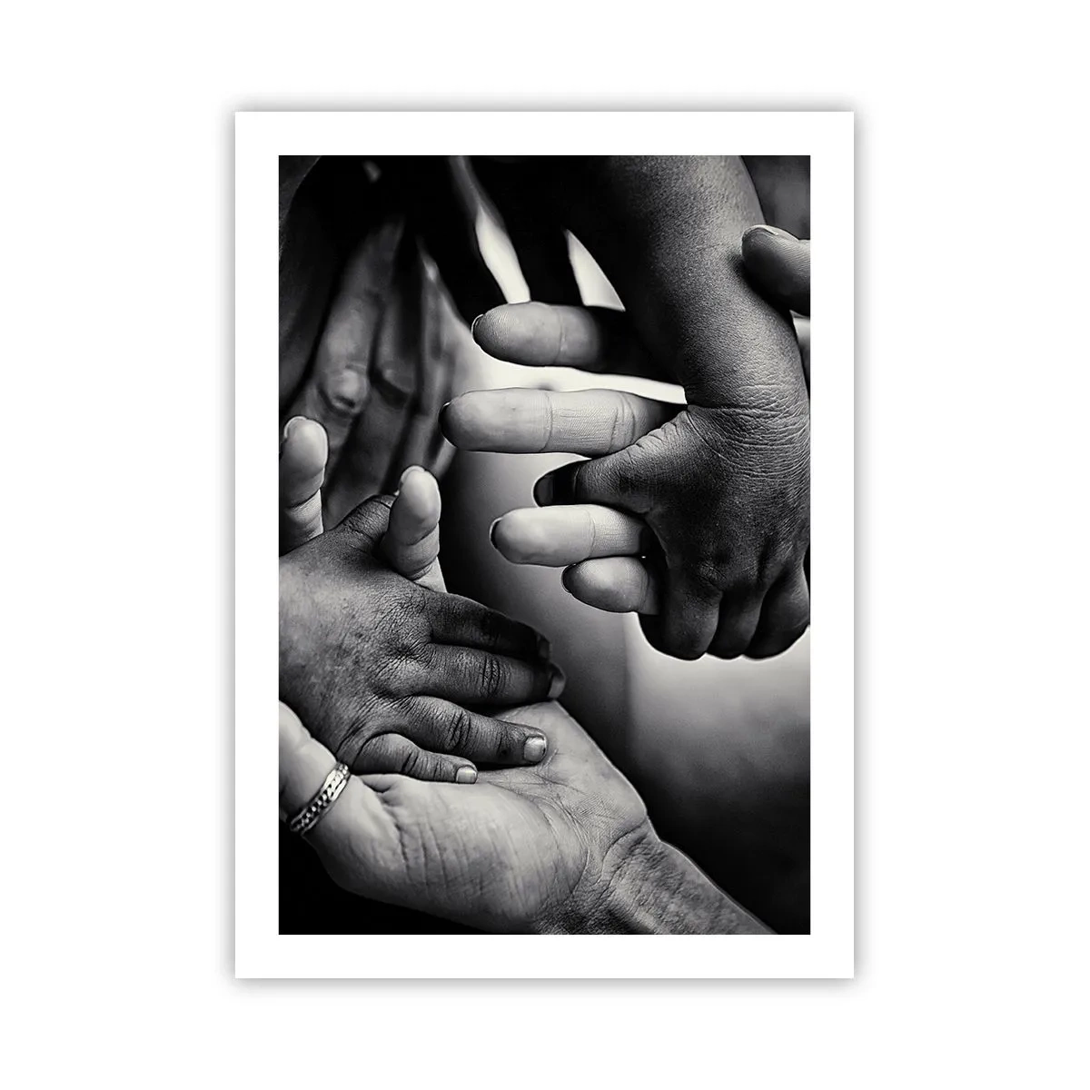 Poster - Motivo in bianco e nero di mani che simboleggiano il legame - 50x70cm - Umanità - Decorazione murale moderna per soggiorno e camera da letto ARTTOR