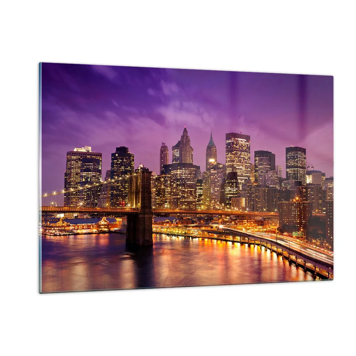 Quadro su vetro - Vista serale di New York con il ponte di Brooklyn - 120x80cm - Manhattan in viola e oro - Decorazione murale moderna per soggiorno e camera da letto ARTTOR