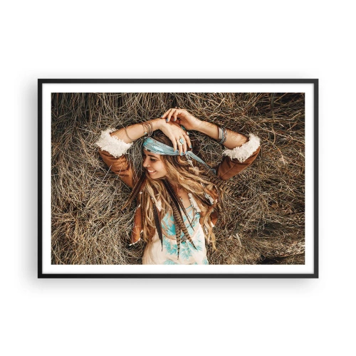 Poster in cornice nera - Donna in stile boho sdraiata sul fieno - 100x70cm - Verso gli anni dell'amore - Decorazione murale moderna per soggiorno e camera da letto ARTTOR