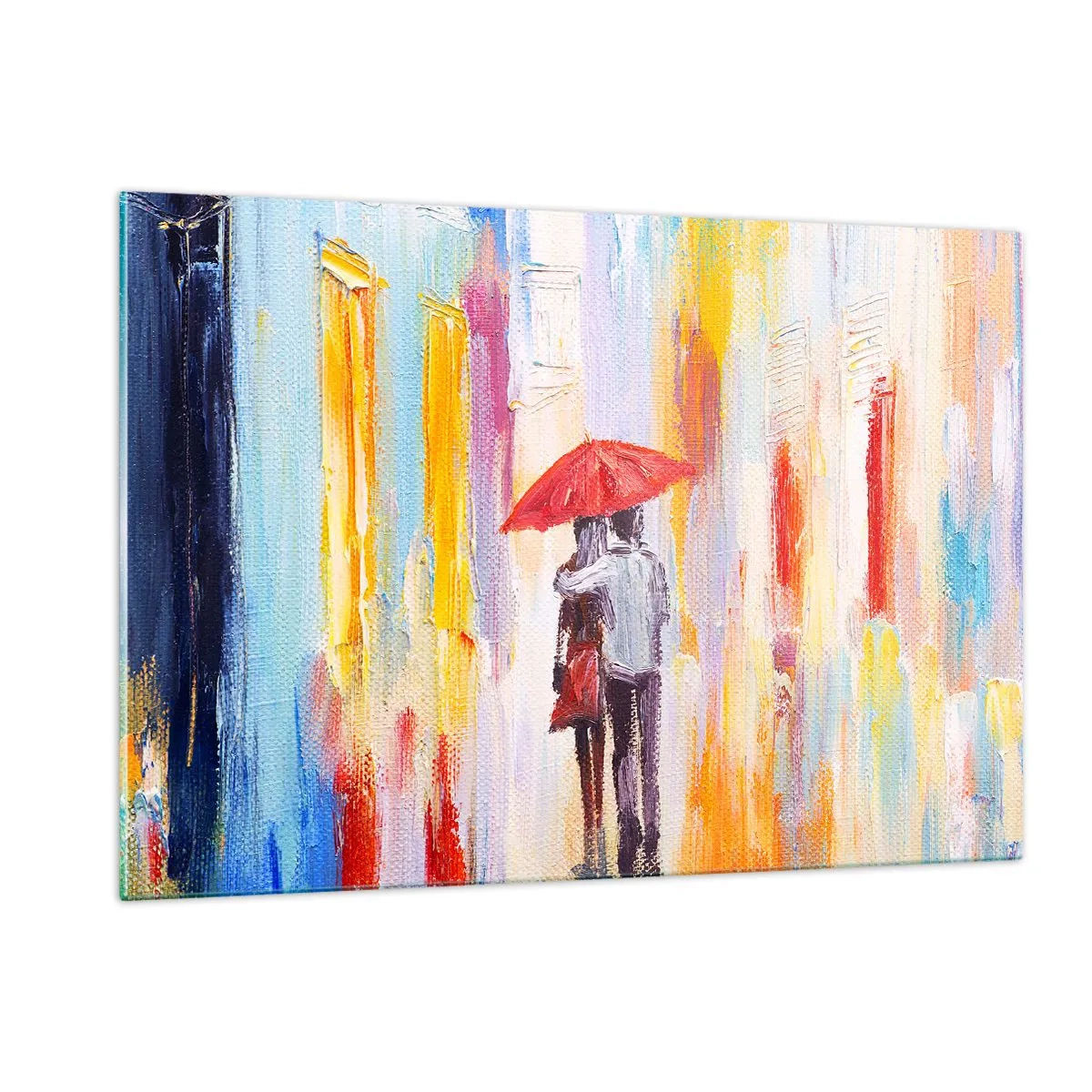 Quadro su vetro - Una coppia tiene un ombrello rosso sotto la pioggia, sullo sfondo di una strada colorata. - 120x80cm - Che piova ancora - Decorazione murale moderna per soggiorno e camera da letto ARTTOR