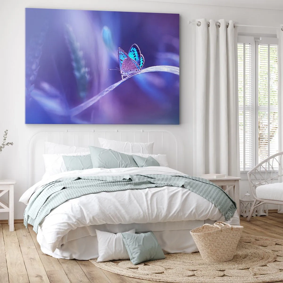 Quadro su tela - Stampe su Tela - Una delicata farfalla blu su uno stelo in luce viola - 120x80cm - Gioielli della natura - Decorazione murale moderna per soggiorno e camera da letto ARTTOR