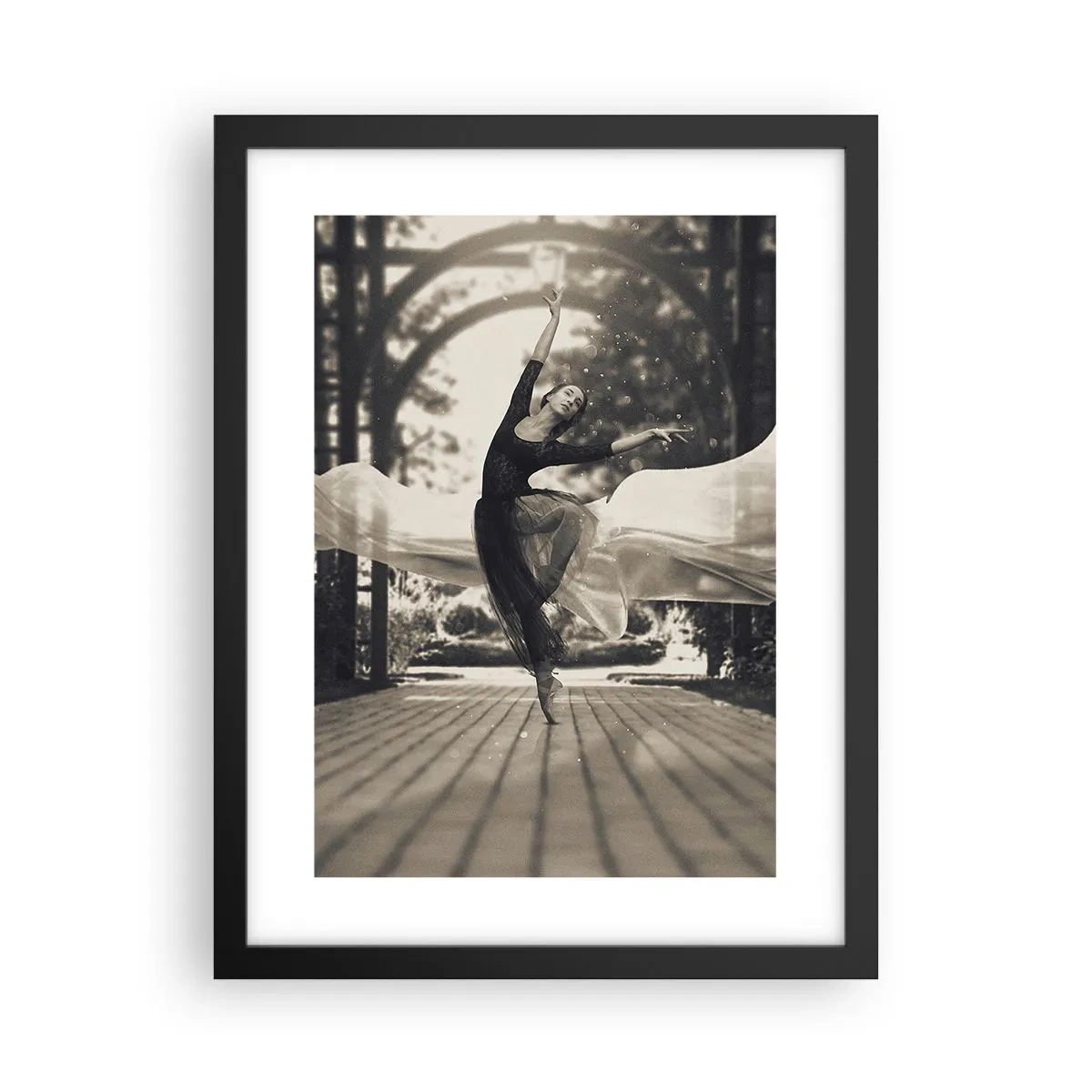 Poster in cornice nera - La danza dello spirito del giardino - 30x40 cm