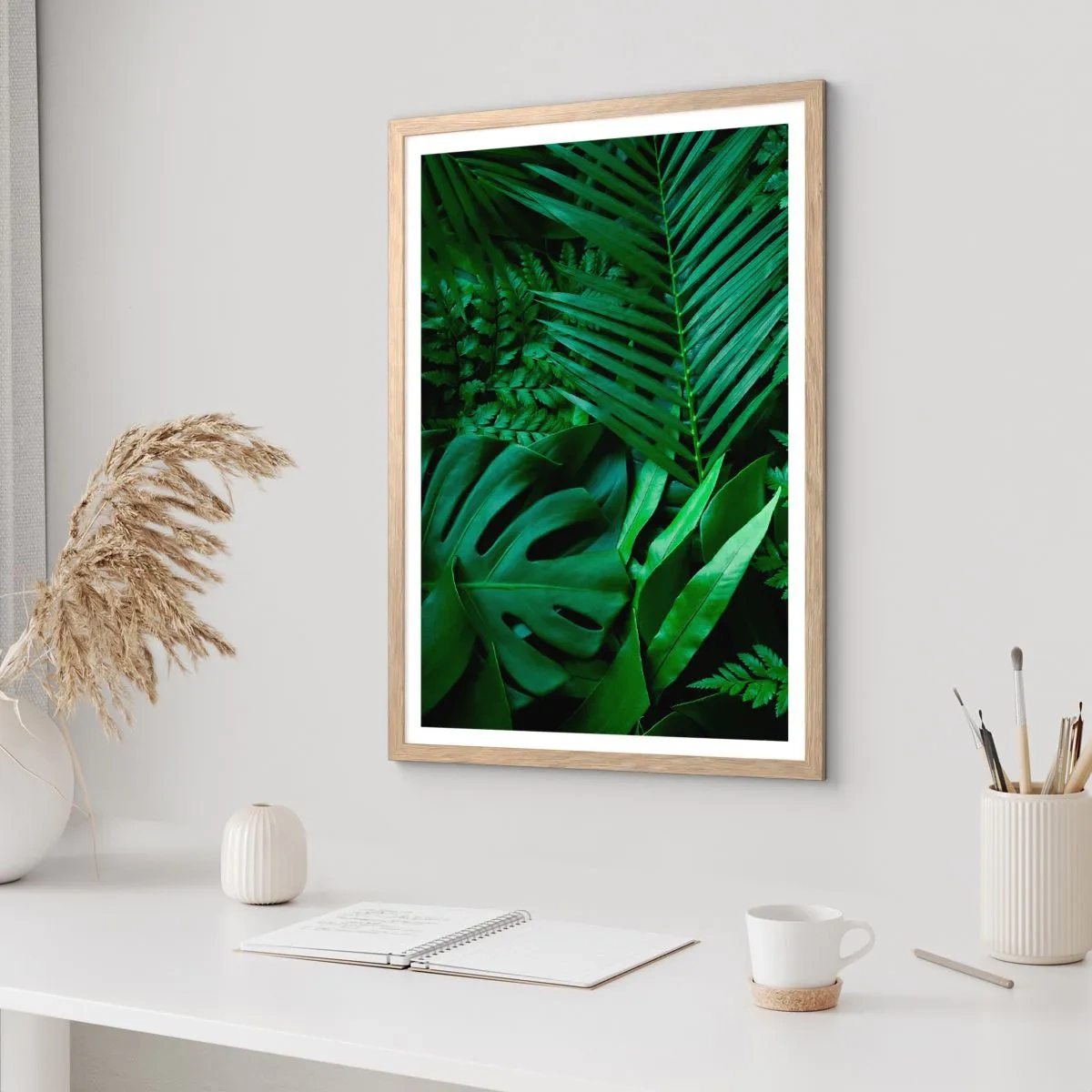 Poster in cornice rovere chiaro - Avvolti nel verde - 70x100 cm